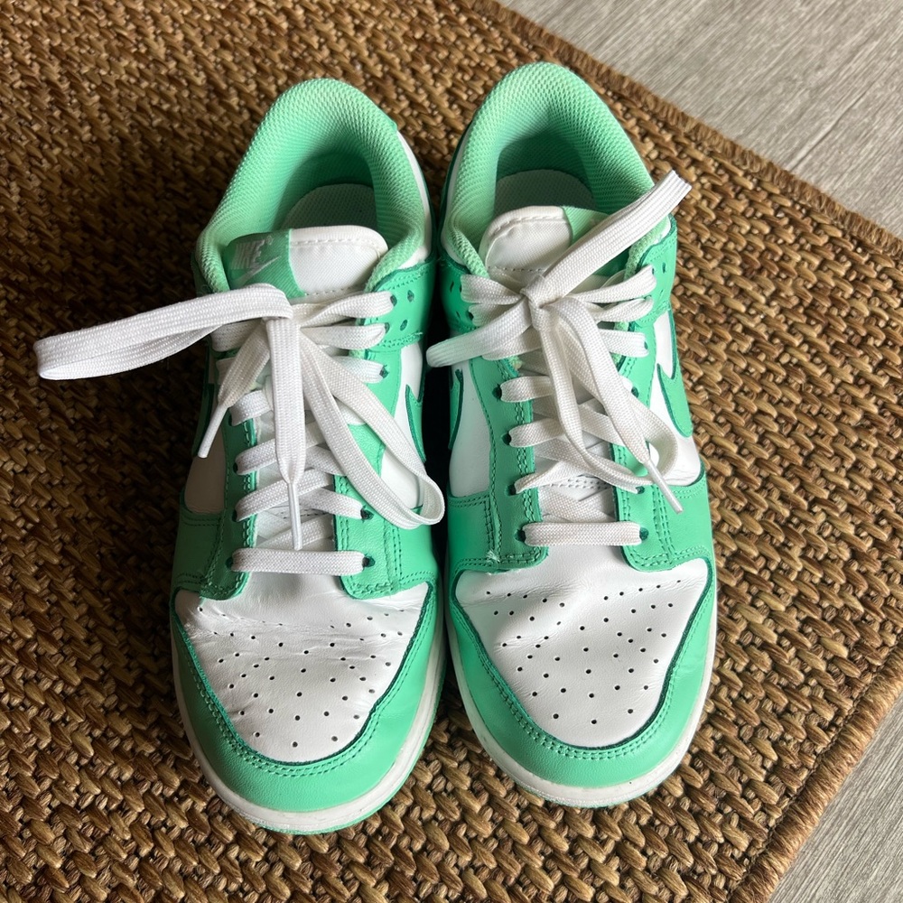 2021 Wmns Dunk Low 'Green Glow'